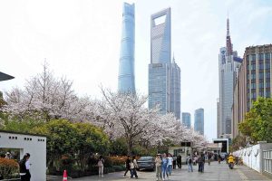 UK property sales down 6.7% year-on-year amid overvaluing