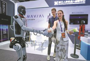 Председателят на KMT отдава почит на мавзолея Сун Ятсен в Нанкин