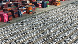 Рекордният търговски излишък на Китай може да предизвика протекционистки реакции през 2026 г.: доклад