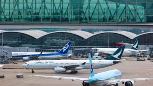 Мъж от Хонконг е арестуван след разтегателна палка, открита в пътуващ за САЩ багаж