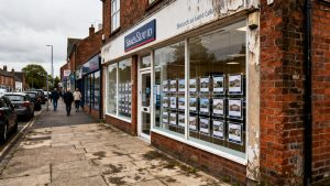 Болницата отстранява персонала си, след като пациент е оставен на масата с ЯМР в продължение на шест часа