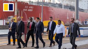 Китай отрича да отмъщава срещу корабите на Панама, обвинявайки Вашингтон в заграбване на канала